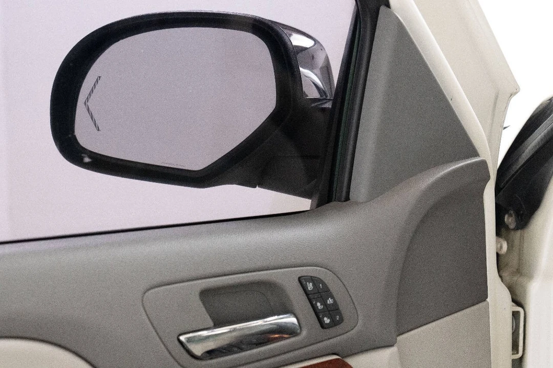 2010 GMC Yukon 3rd Gen - Image 11 of 12