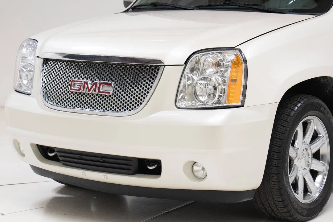 2010 GMC Yukon 3rd Gen - Image 10 of 12