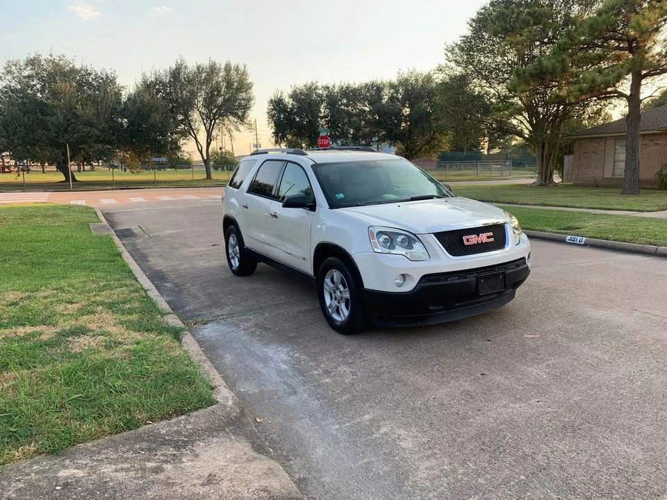 2010 GMC Acadia - Image 2 of 15