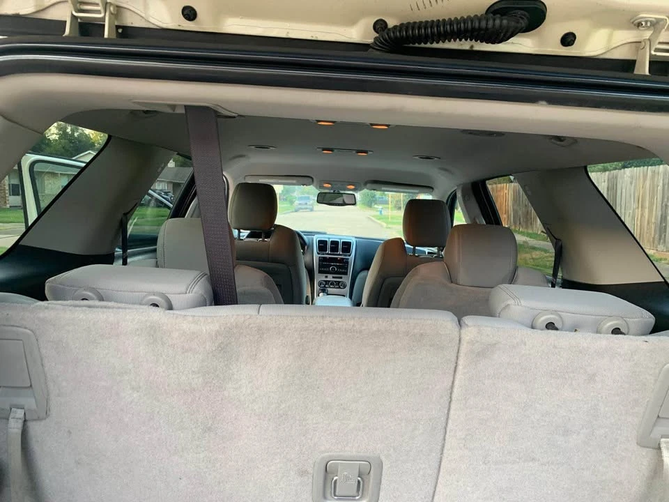 2010 GMC Acadia - Image 14 of 15