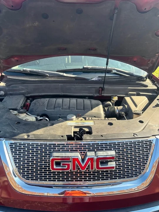 2010 GMC Acadia - Image 4 of 16