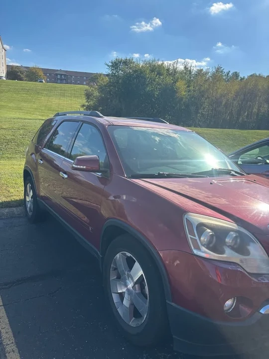 2010 GMC Acadia - Image 2 of 16