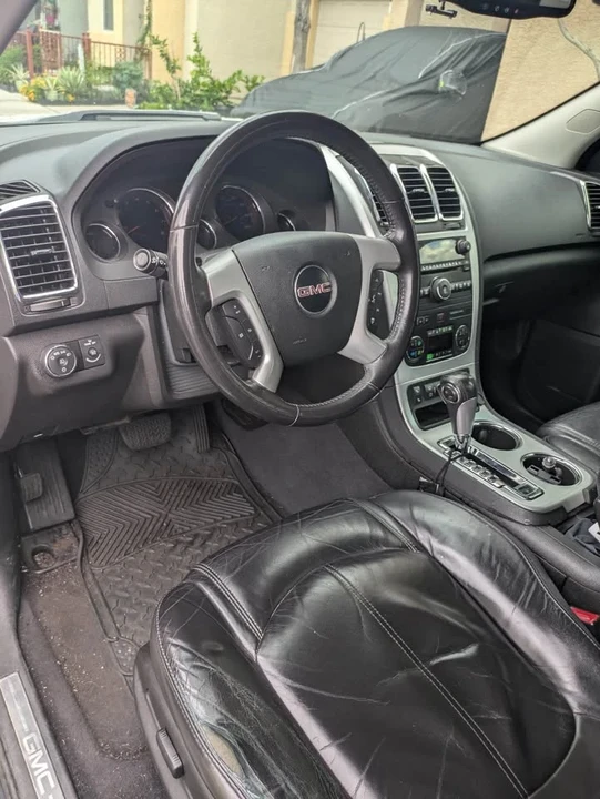 2010 GMC Acadia - Image 5 of 6