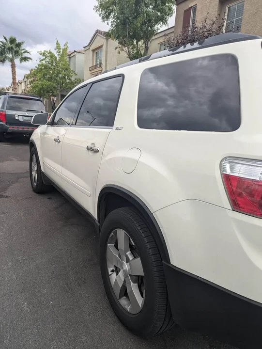 2010 GMC Acadia - Image 2 of 6