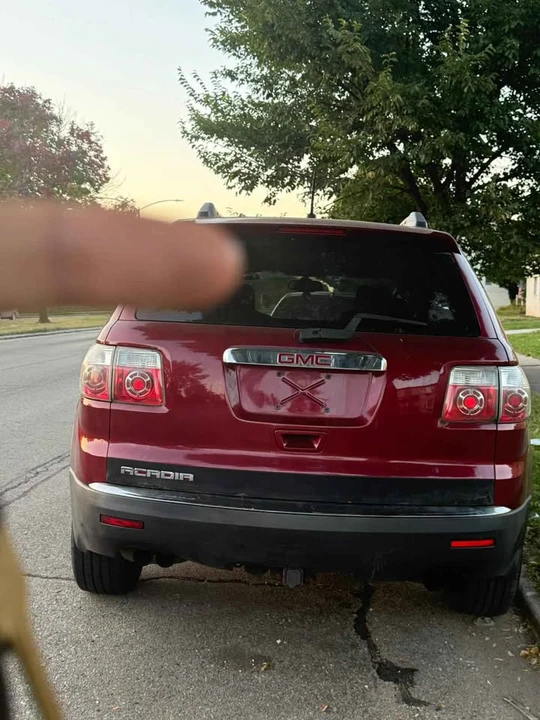 2010 GMC Acadia - Image 3 of 8