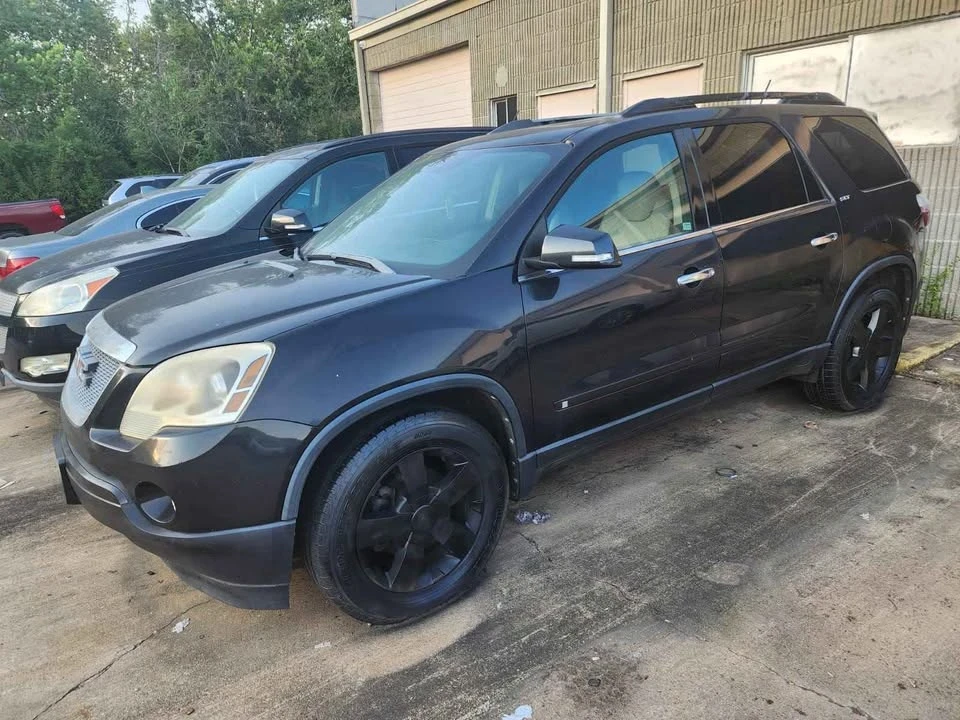 2010 GMC Acadia - Image 2 of 2