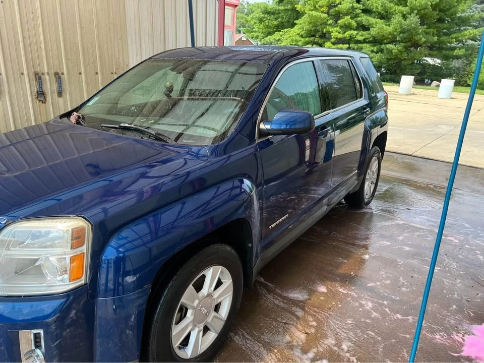 2010 GMC Terrain - Image 3 of 4