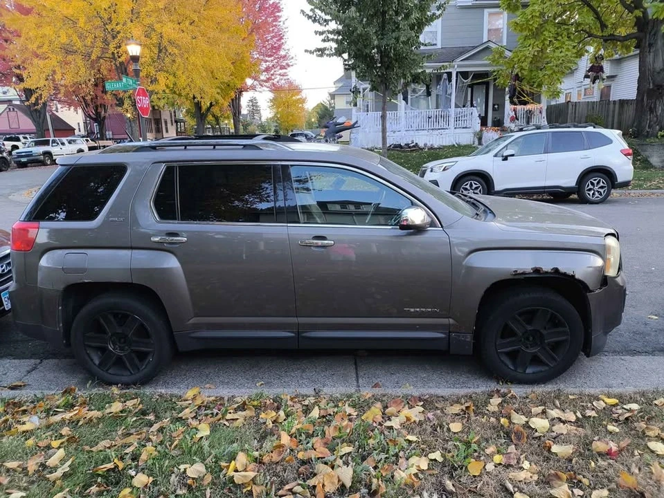 2010 GMC Terrain - Image 3 of 5