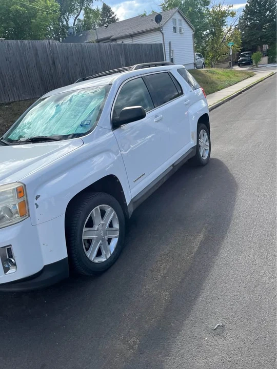 2010 GMC Terrain - Image 3 of 11