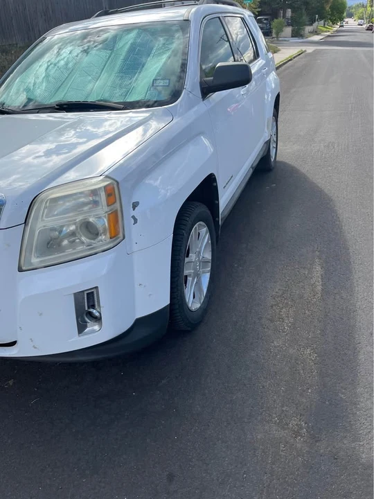 2010 GMC Terrain - Image 2 of 11