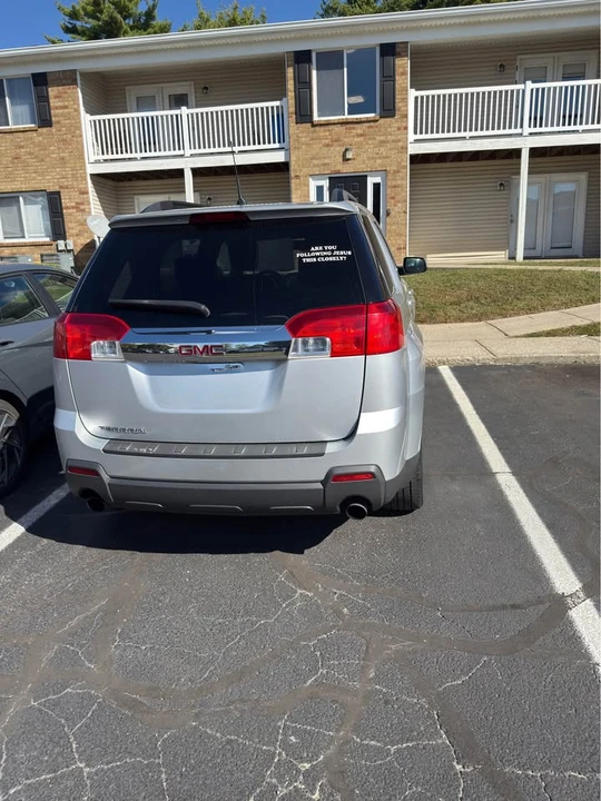 2010 GMC Terrain - Image 2 of 3