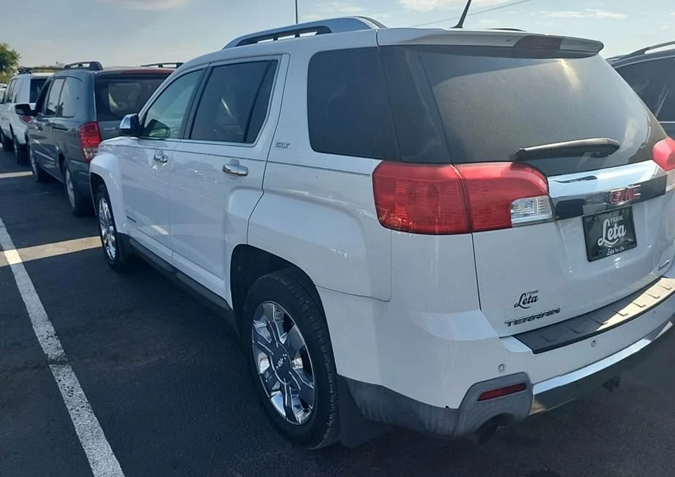2010 GMC Terrain - Image 2 of 14