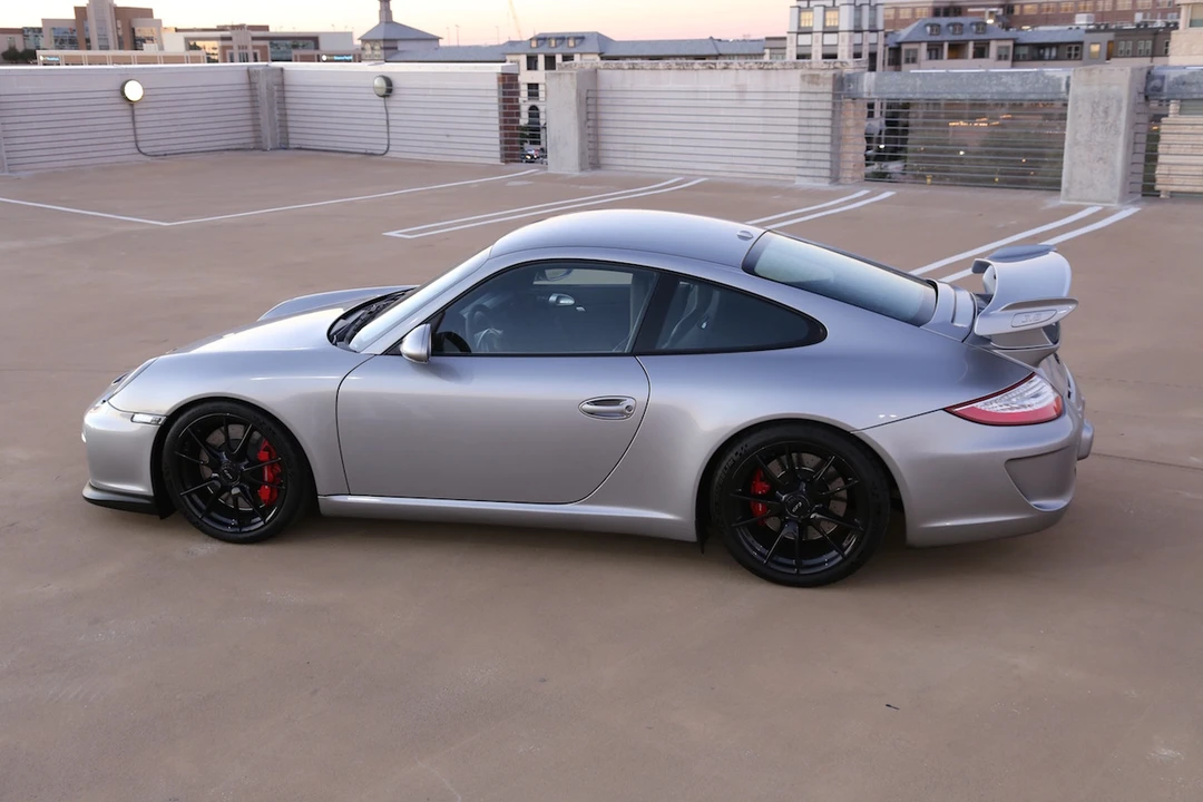 2010 Porsche 997 GT3 - Image 2 of 11