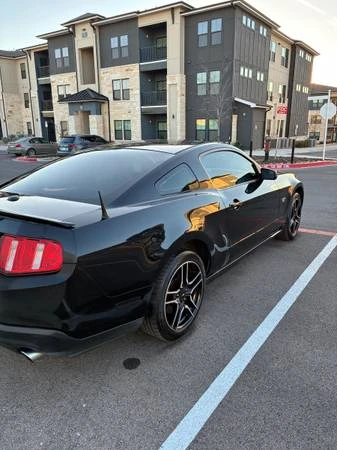 2010 Ford S197 Mustang - Image 2 of 11