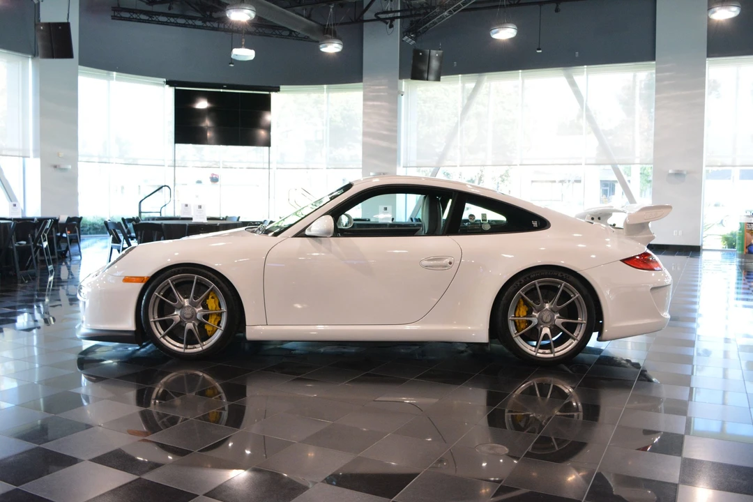 2010 Porsche 997 GT3 - Image 3 of 7