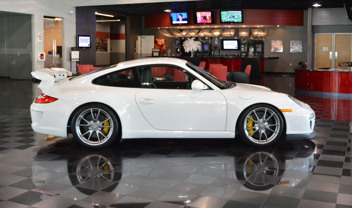 2010 Porsche 997 GT3 - Image 2 of 7