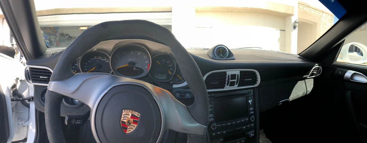 2010 Porsche 997 GT3 - Image 2 of 15