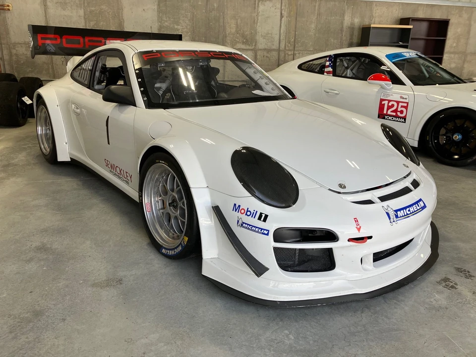 2010 Porsche 997 GT3 RS - Image 2 of 11