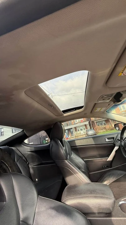 2010 Hyundai Genesis - Image 6 of 6