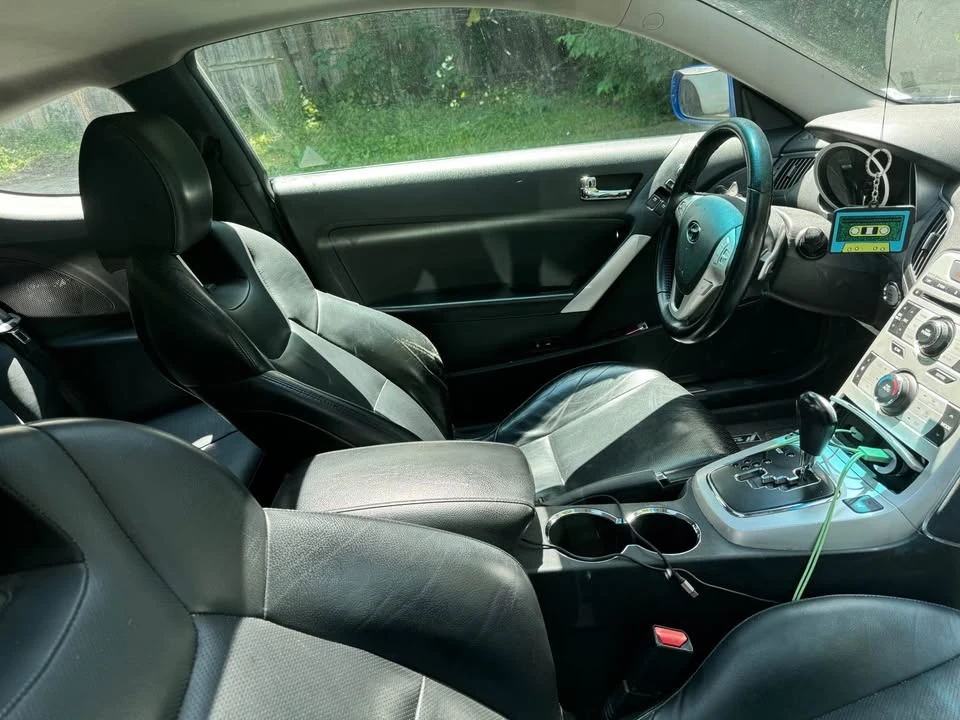 2010 Hyundai Genesis Coupe - Image 8 of 8