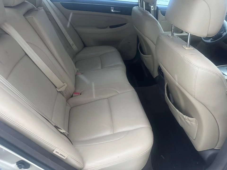 2010 Hyundai Genesis - Image 6 of 16