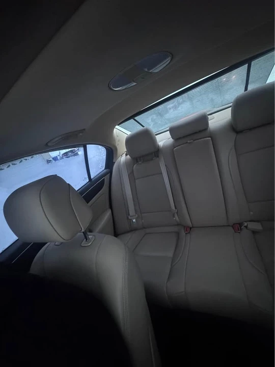 2010 Hyundai Genesis - Image 14 of 16