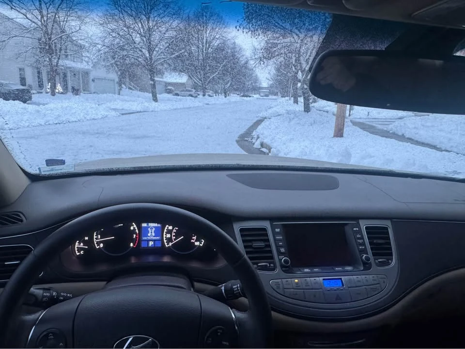 2010 Hyundai Genesis - Image 15 of 16