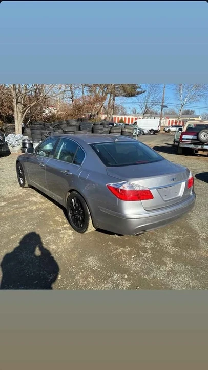 2010 Hyundai Genesis - Image 8 of 8