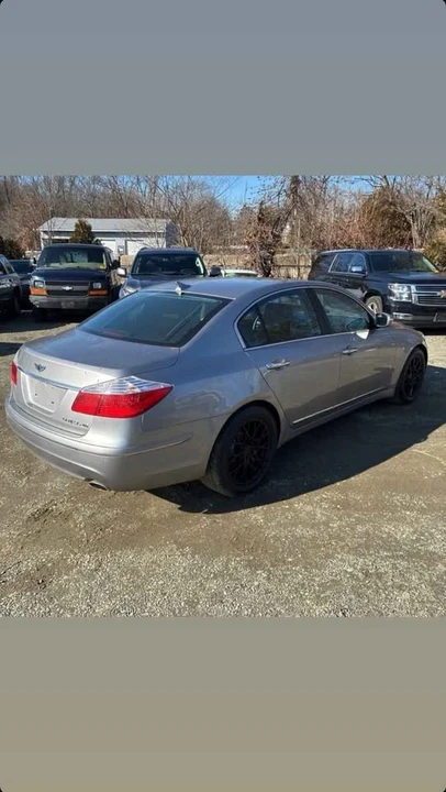 2010 Hyundai Genesis - Image 7 of 8