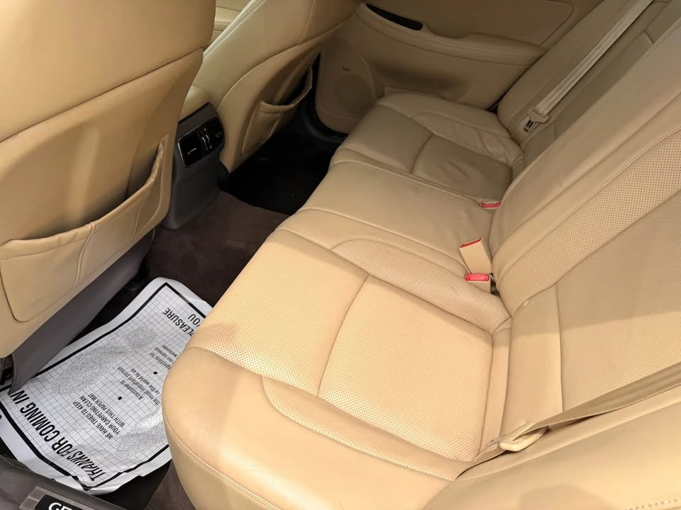2010 Hyundai Genesis - Image 6 of 10