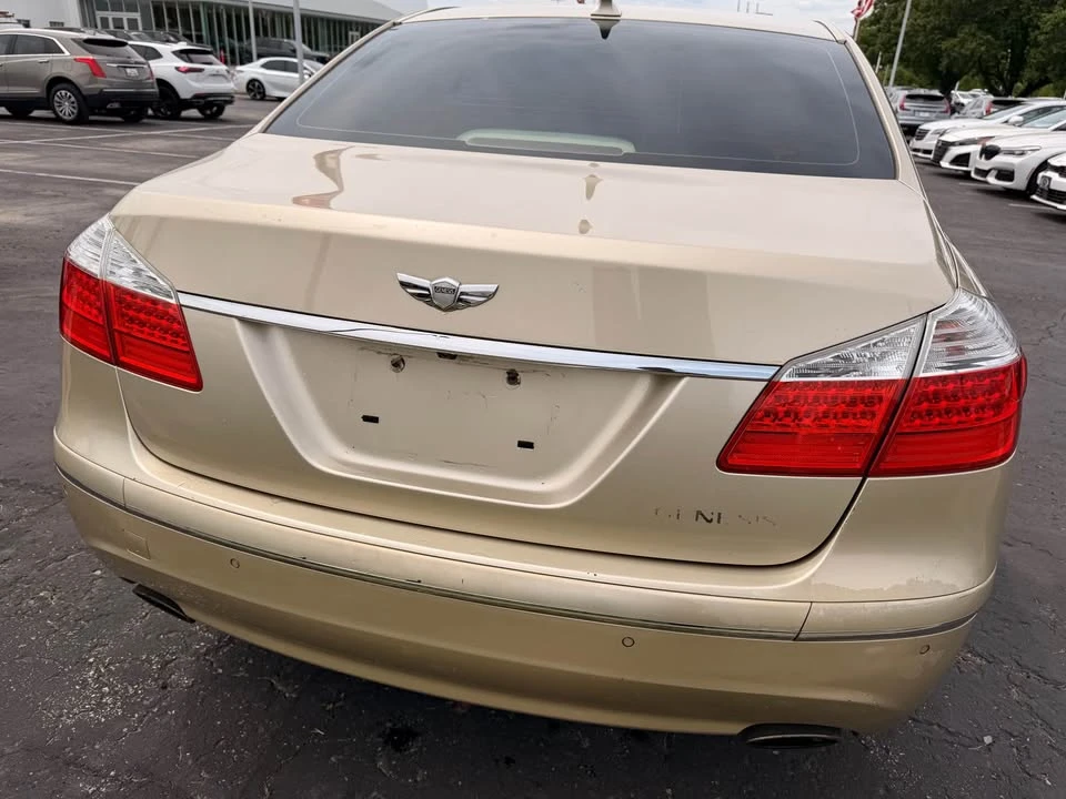 2010 Hyundai Genesis - Image 4 of 10