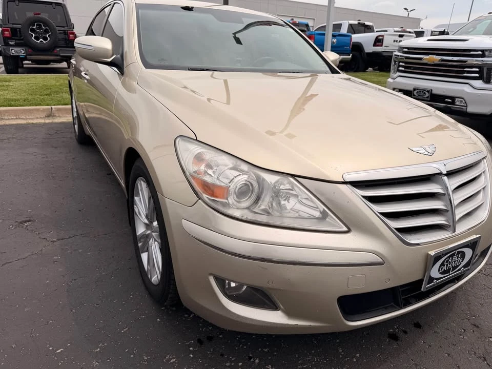 2010 Hyundai Genesis - Image 3 of 10