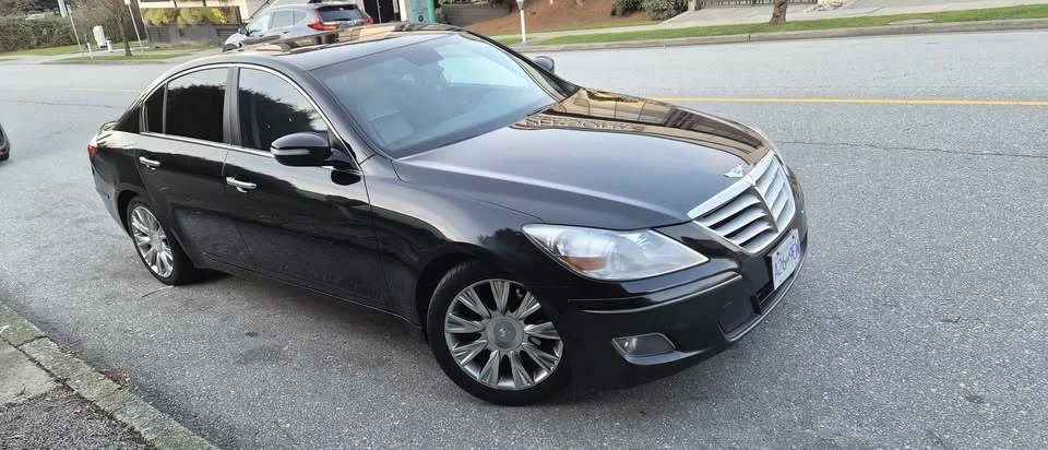 2010 Hyundai Genesis - Image 3 of 17