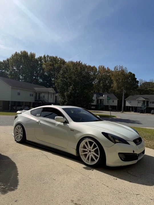 2010 Genesis - Image 3 of 5