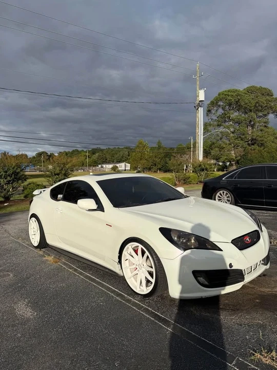 2010 Hyundai Genesis Coupe - Image 3 of 4