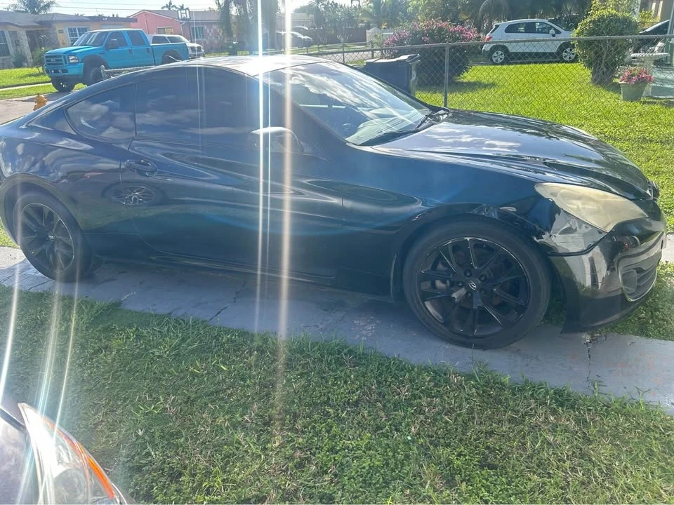 2010 Hyundai Genesis Coupe - Image 3 of 9
