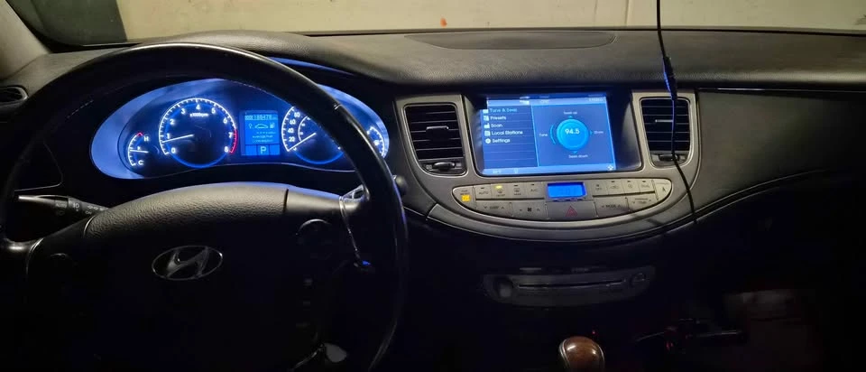 2010 Hyundai Genesis - Image 11 of 11