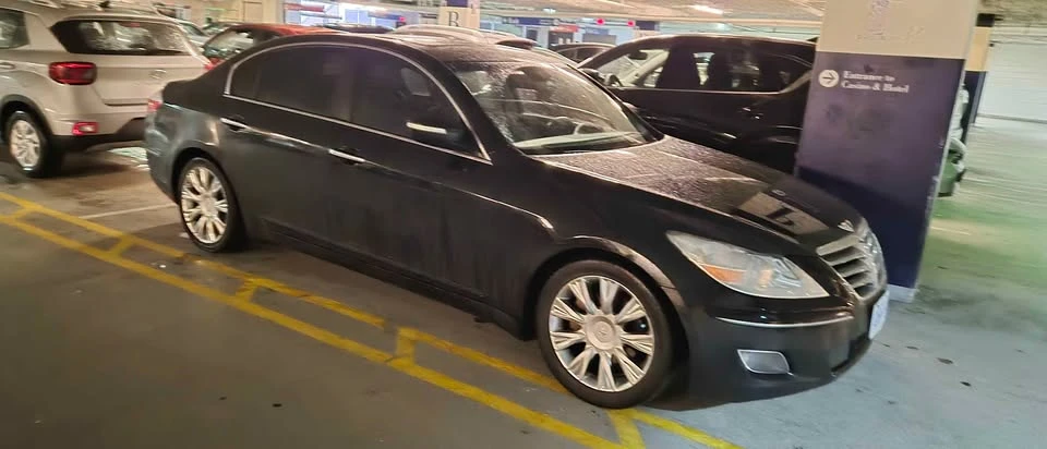 2010 Hyundai Genesis - Image 4 of 11