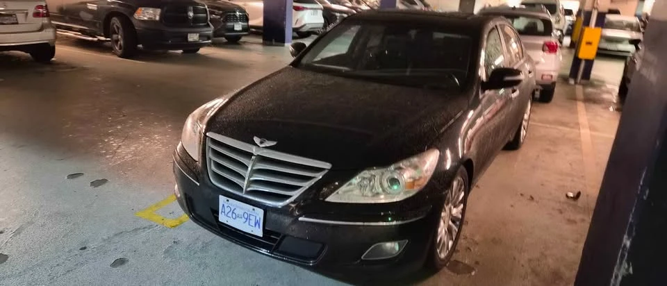 2010 Hyundai Genesis - Image 3 of 11