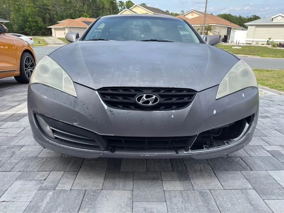 2010 Genesis - Image 3 of 10