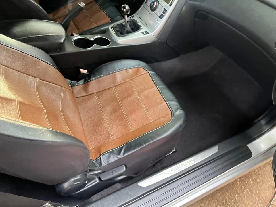 2010 Genesis - Image 5 of 6