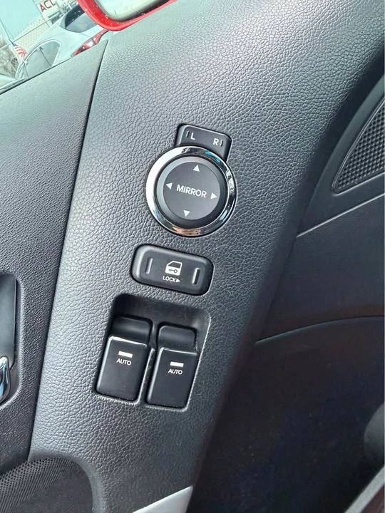 2010 Genesis - Image 14 of 17