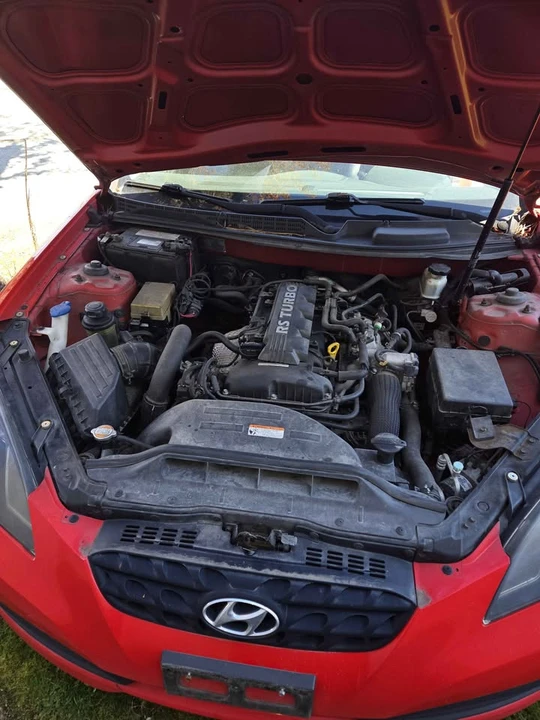 2010 Hyundai Genesis - Image 2 of 12
