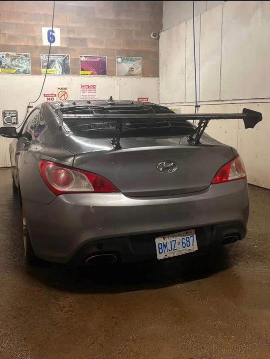 2010 Hyundai Genesis - Image 4 of 4