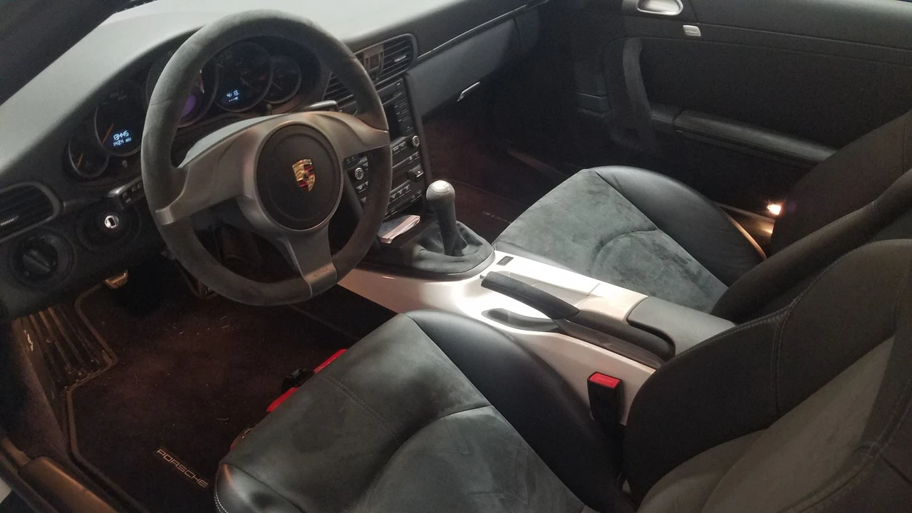 2010 Porsche 997 GT3 - Image 6 of 8