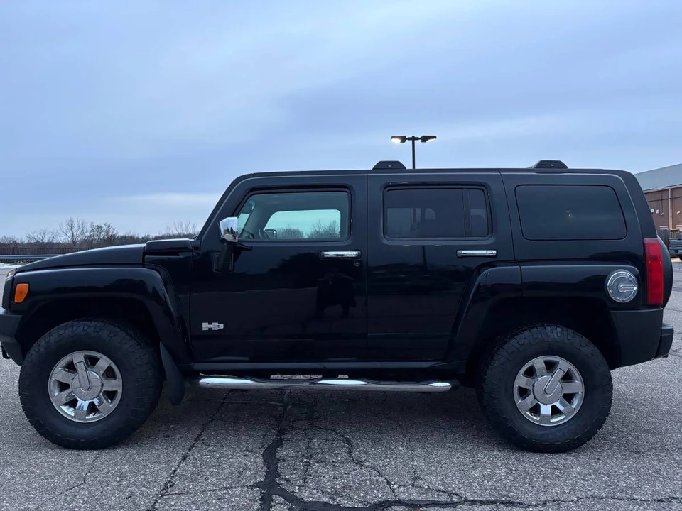 2010 Hummer Hummer H3 - Image 2 of 23