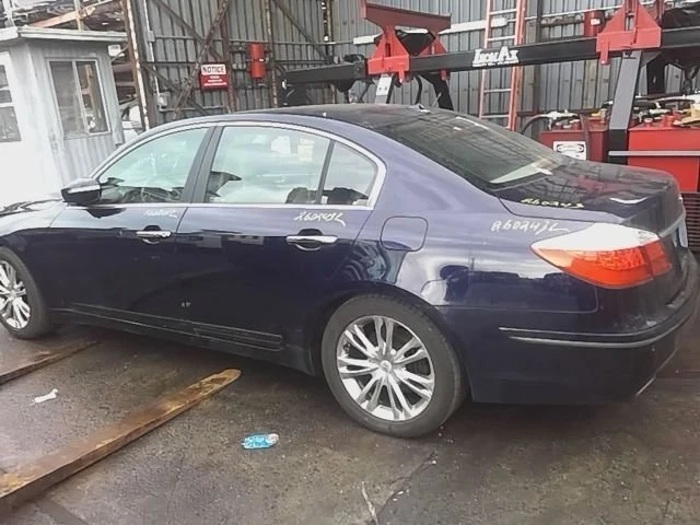 2010 Hyundai Genesis - Image 4 of 9