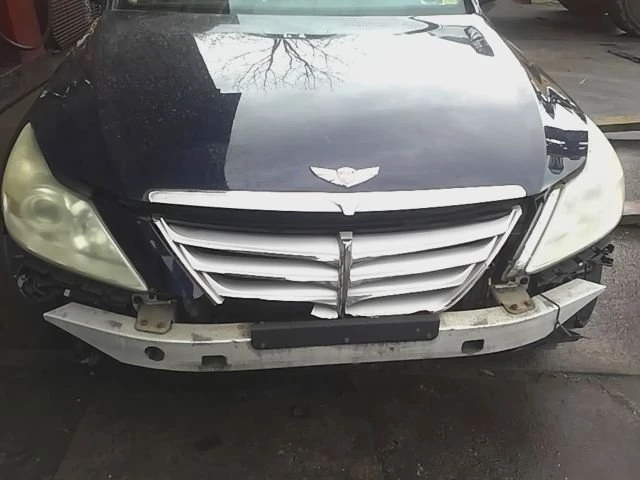 2010 Hyundai Genesis - Image 7 of 9