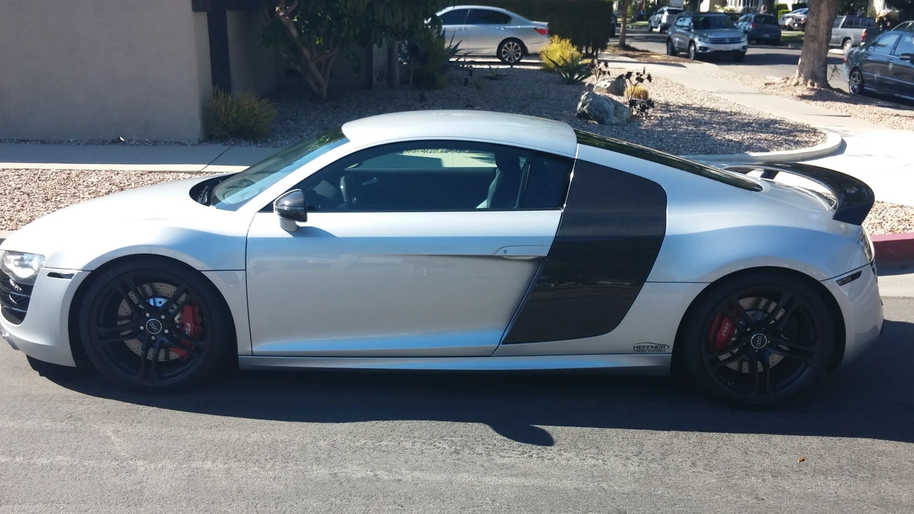 2010 Audi 42 R8 - Image 5 of 5