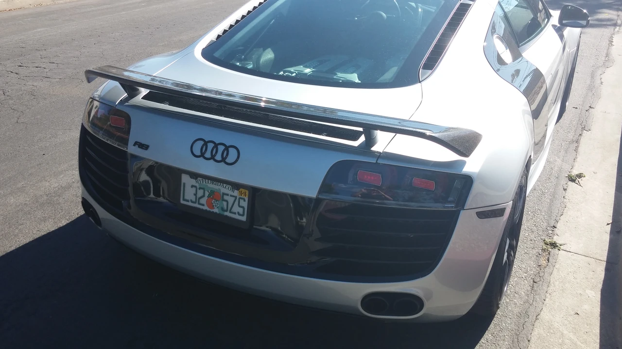 2010 Audi 42 R8 - Image 3 of 5